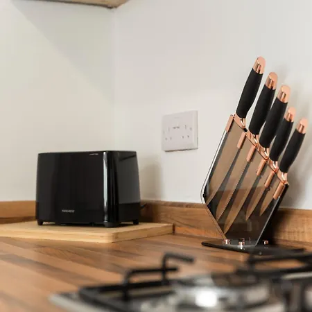 #1 - Location - Private Ensuite, Smart Tv, Fast Wifi And Free Parking - By Yoko Redcar